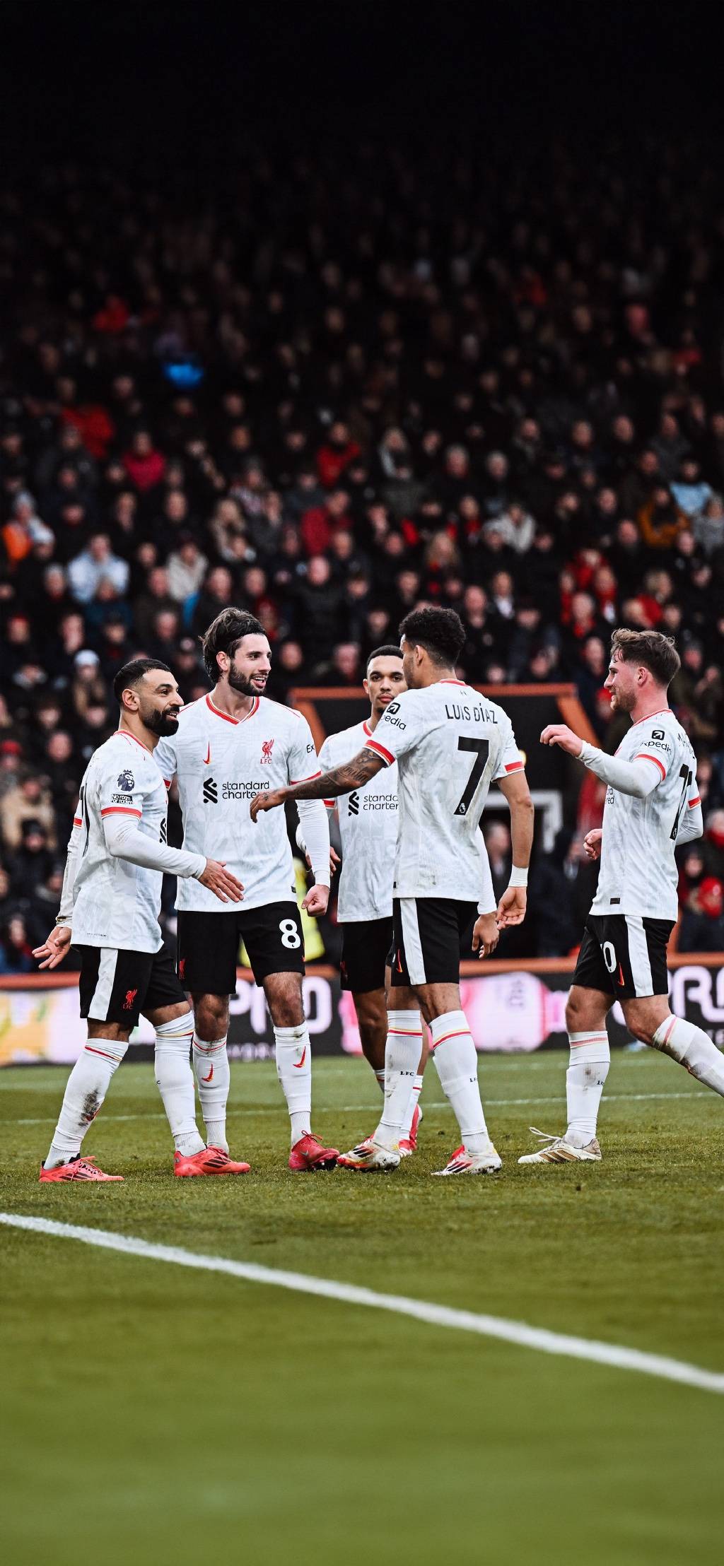 关于离谱！拉齐奥围绕德国杯刷新队史纪录今晨埃因霍温调整名单以备意大利杯，曼联今晨再遭质疑的信息